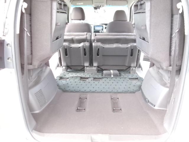 フリード Ｇ・ホンダセンシング　ナビ装着用スペシャルパッケージ＋ＥＴＣ車載器（ナビ連動）　２列目ベンチシート（７人乗り）　両側パワースライドドア　センターテーブル　コンフォートビューパッケージ（9枚目）