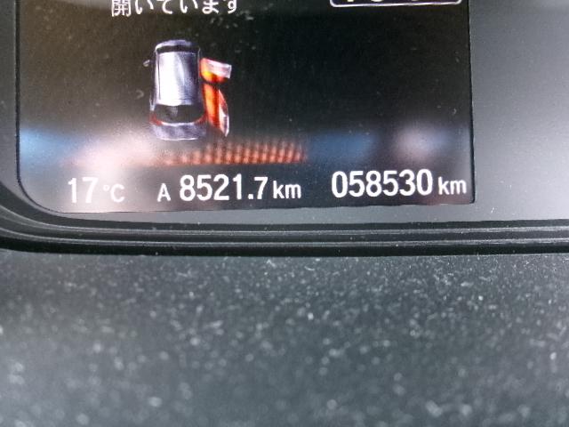 フリード Ｇ・ホンダセンシング　ナビ装着用スペシャルパッケージ＋ＥＴＣ車載器（ナビ連動）　２列目ベンチシート（７人乗り）　両側パワースライドドア　センターテーブル　コンフォートビューパッケージ（28枚目）