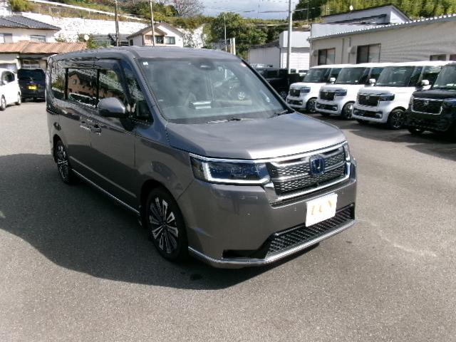 ステップワゴン e:HEVスパーダ プレミアムライン マルチビューカメラシステム ブラインドスポットインフォメーション アダプティブドライビングビーム パワーテールゲート 運転席&助手席シートヒーター トリプルゾーンコントロールフルオートエアコン(3枚目)