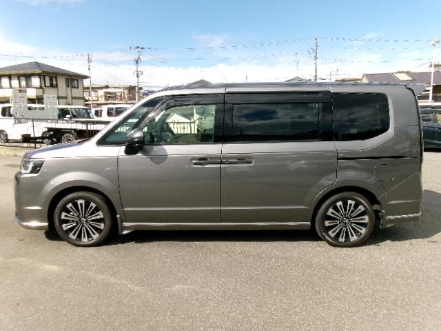 ステップワゴン e:HEVスパーダ プレミアムライン マルチビューカメラシステム ブラインドスポットインフォメーション アダプティブドライビングビーム パワーテールゲート 運転席&助手席シートヒーター トリプルゾーンコントロールフルオートエアコン(5枚目)