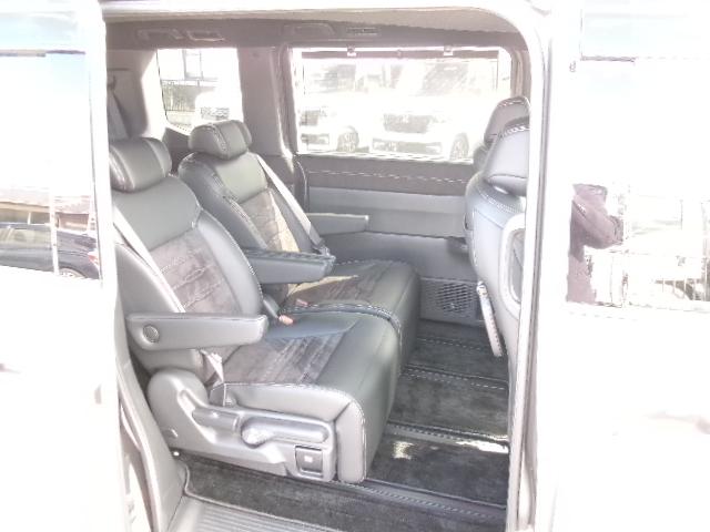 ステップワゴン e:HEVスパーダ プレミアムライン マルチビューカメラシステム ブラインドスポットインフォメーション アダプティブドライビングビーム パワーテールゲート 運転席&助手席シートヒーター トリプルゾーンコントロールフルオートエアコン(10枚目)