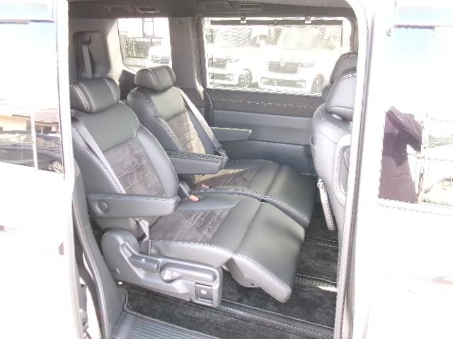 ステップワゴン e:HEVスパーダ プレミアムライン マルチビューカメラシステム ブラインドスポットインフォメーション アダプティブドライビングビーム パワーテールゲート 運転席&助手席シートヒーター トリプルゾーンコントロールフルオートエアコン(11枚目)