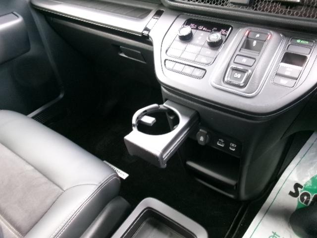 ステップワゴン e:HEVスパーダ プレミアムライン マルチビューカメラシステム ブラインドスポットインフォメーション アダプティブドライビングビーム パワーテールゲート 運転席&助手席シートヒーター トリプルゾーンコントロールフルオートエアコン(22枚目)