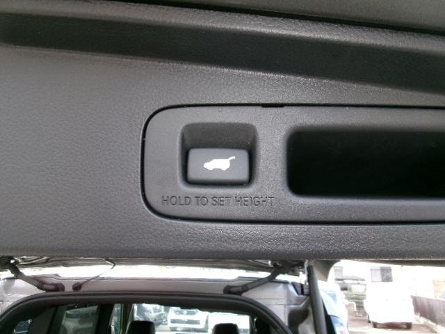 ステップワゴン e:HEVスパーダ プレミアムライン マルチビューカメラシステム ブラインドスポットインフォメーション アダプティブドライビングビーム パワーテールゲート 運転席&助手席シートヒーター トリプルゾーンコントロールフルオートエアコン(28枚目)