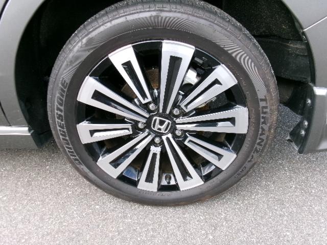 ステップワゴン e:HEVスパーダ プレミアムライン マルチビューカメラシステム ブラインドスポットインフォメーション アダプティブドライビングビーム パワーテールゲート 運転席&助手席シートヒーター トリプルゾーンコントロールフルオートエアコン(32枚目)