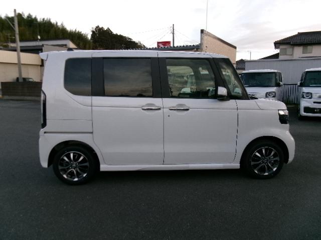 Ｎ－ＢＯＸカスタム ベースグレード　届出済未使用車　ホンダセンシング　Ｈｏｎｄａ　ＣＯＮＮＥＣＴ　ｆｏｒ　Ｇａｔｈｅｒｓ＋ナビ装着用スペシャルパッケージ　リア左側パワースライドドア　運転席＆助手席シートヒーター　オートリトラミラー（4枚目）