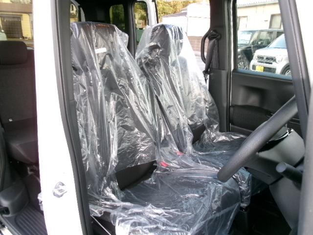 Ｎ－ＢＯＸカスタム ベースグレード　届出済未使用車　ホンダセンシング　Ｈｏｎｄａ　ＣＯＮＮＥＣＴ　ｆｏｒ　Ｇａｔｈｅｒｓ＋ナビ装着用スペシャルパッケージ　リア左側パワースライドドア　運転席＆助手席シートヒーター　オートリトラミラー（9枚目）