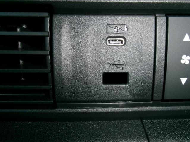 Ｎ－ＢＯＸカスタム ベースグレード　届出済未使用車　ホンダセンシング　Ｈｏｎｄａ　ＣＯＮＮＥＣＴ　ｆｏｒ　Ｇａｔｈｅｒｓ＋ナビ装着用スペシャルパッケージ　リア左側パワースライドドア　運転席＆助手席シートヒーター　オートリトラミラー（14枚目）