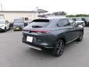 ヴェゼル ｅ：ＨＥＶ　Ｚ　ＨｏｎｄａＣＯＮＮＥＣＴディスプレイ＋ＥＴＣ２．０車載器＋ワイヤレス充電器　ブラインドスポットインフォメーション　後退出庫サポート　ハンズフリーアクセスパワーテールゲート　運転席＆助手席シートヒーター（6枚目）