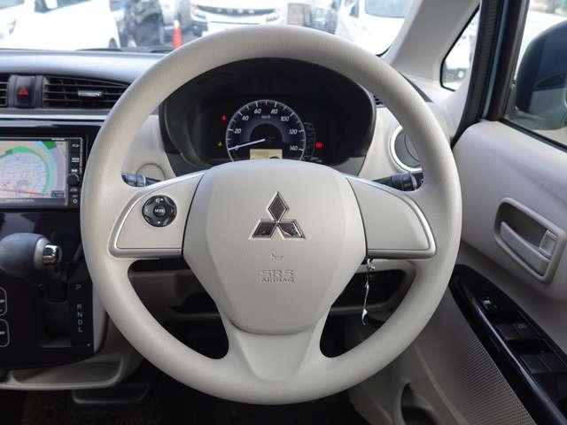 ハンドルは軽やかに操作でき、運転がスムーズです。