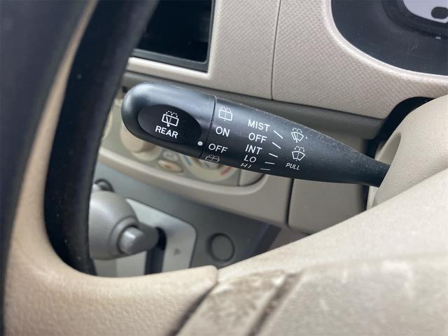 ステラ Ｌ　４ＷＤ　キーレスエントリー　ベンチシート　ＣＶＴ　盗難防止システム　ＣＤ　アルミホイール　衝突安全ボディ　エアコン　パワーステアリング　パワーウィンドウ（6枚目）
