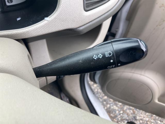 ステラ Ｌ　４ＷＤ　キーレスエントリー　ベンチシート　ＣＶＴ　盗難防止システム　ＣＤ　アルミホイール　衝突安全ボディ　エアコン　パワーステアリング　パワーウィンドウ（7枚目）