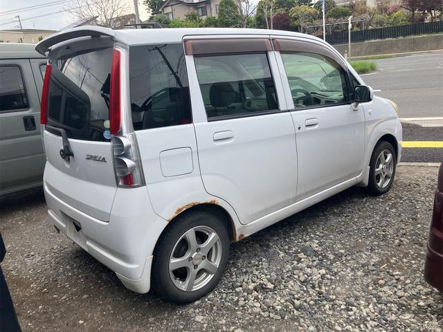 ステラ Ｌ　４ＷＤ　キーレスエントリー　ベンチシート　ＣＶＴ　盗難防止システム　ＣＤ　アルミホイール　衝突安全ボディ　エアコン　パワーステアリング　パワーウィンドウ（17枚目）