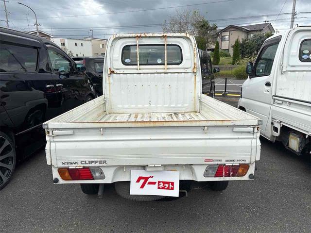 クリッパートラック 　４ＷＤ　ＭＴ　エアコン　運転席エアバッグ　カセット（5枚目）