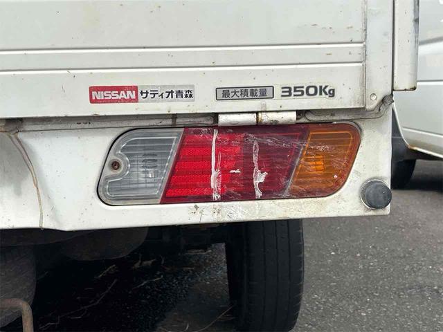 クリッパートラック 　４ＷＤ　ＭＴ　エアコン　運転席エアバッグ　カセット（9枚目）