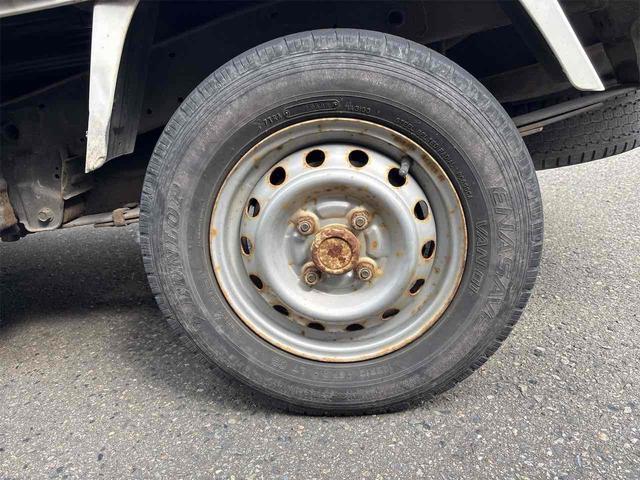クリッパートラック 　４ＷＤ　ＭＴ　エアコン　運転席エアバッグ　カセット（11枚目）