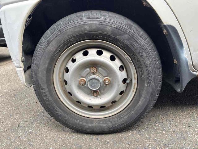 クリッパートラック 　４ＷＤ　ＭＴ　エアコン　運転席エアバッグ　カセット（12枚目）