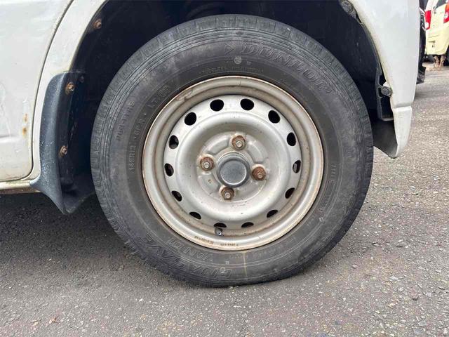 クリッパートラック 　４ＷＤ　ＭＴ　エアコン　運転席エアバッグ　カセット（13枚目）