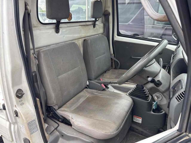 クリッパートラック 　４ＷＤ　ＭＴ　エアコン　運転席エアバッグ　カセット（18枚目）