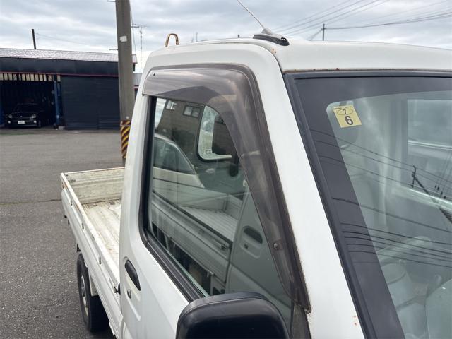 クリッパートラック 　４ＷＤ　ＭＴ　エアコン　運転席エアバッグ　カセット（25枚目）
