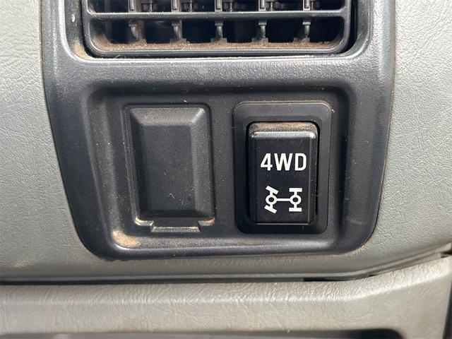 クリッパートラック 　４ＷＤ　ＭＴ　エアコン　運転席エアバッグ　カセット（38枚目）