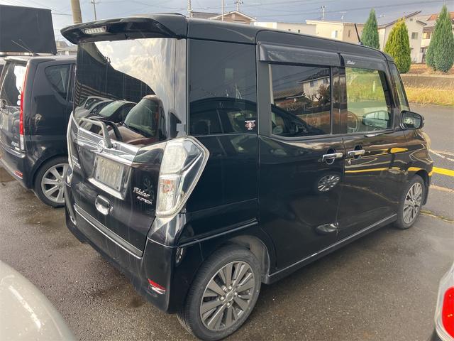 デイズルークス ライダーブラックライン 全周囲カメラ 両側電動スライドドア ナビ TV オートライト HID スマートキー アイドリングストップ 電動格納ミラー ベンチシート CVT 盗難防止システム ABS ESC CD DVD再生(14枚目)