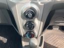ヴィッツ Ｆ　４ＷＤ　キーレスエントリー　電動格納ミラー　ＡＴ　衝突安全ボディ　ＡＢＳ　ＣＤ　ＭＤ　ミュージックプレイヤー接続可　エアコン　パワーステアリング　パワーウィンドウ（5枚目）
