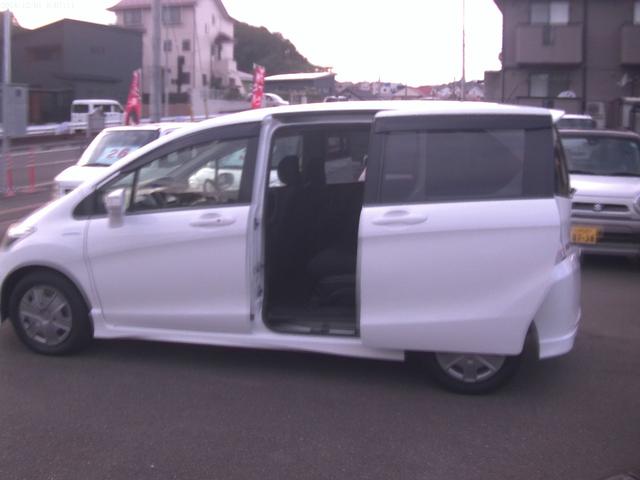 フリードハイブリッド ジャストセレクション　ナビ　両側パワスライド　バックカメラ　ＥＴＣ　クルーズコントロール（33枚目）