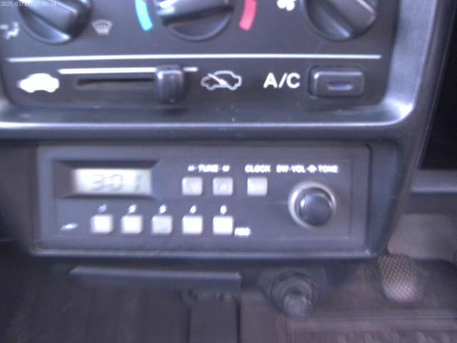 アクティトラック 　４ＷＤ　ダンプ　エアコン　パワステ（9枚目）