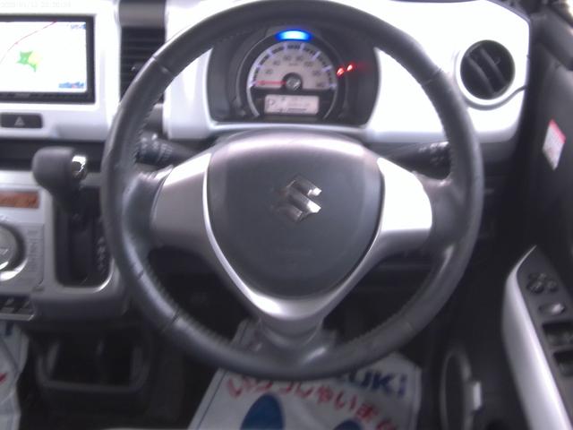 ハスラー Ｘ　４ＷＤ　ナビ　シートヒーター　プッシュスタート　セーフティサポート　２トーン　アイドリングストップ　フォグランプ　スタッドレスタイヤ（10枚目）