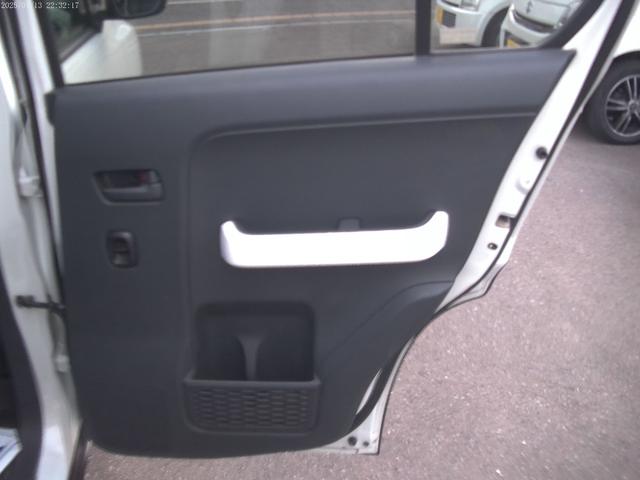 ハスラー Ｘ　４ＷＤ　ナビ　シートヒーター　プッシュスタート　セーフティサポート　２トーン　アイドリングストップ　フォグランプ　スタッドレスタイヤ（22枚目）