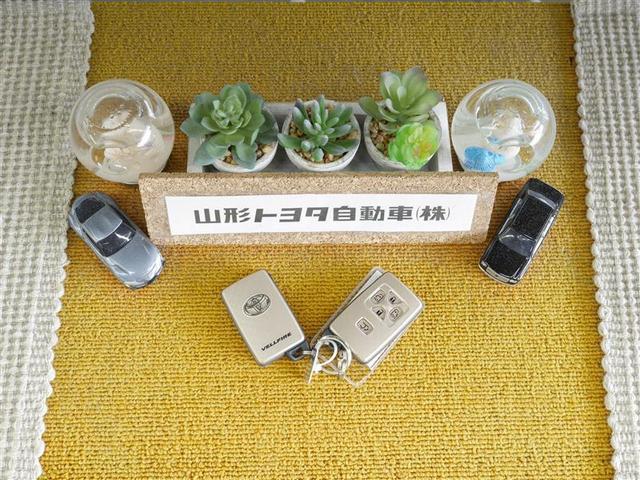 2.4Z ゴールデンアイズII 4WD フルセグ HDDナビ DVD再生 ミュージックプレイヤー接続可 後席モニター バックカメラ ETC 両側電動スライド HIDヘッドライト 乗車定員7人 3列シート ワンオーナー(17枚目)