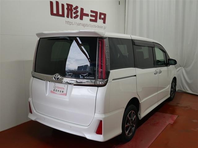 ノア Ｓｉ　ダブルバイビー　４ＷＤ　フルセグ　メモリーナビ　ＤＶＤ再生　後席モニター　バックカメラ　衝突被害軽減システム　ＥＴＣ　両側電動スライド　ＬＥＤヘッドランプ　ウオークスルー　乗車定員８人　３列シート（4枚目）