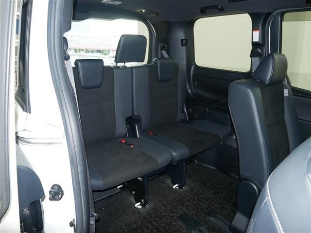 ノア Ｓｉ　ダブルバイビー　４ＷＤ　フルセグ　メモリーナビ　ＤＶＤ再生　後席モニター　バックカメラ　衝突被害軽減システム　ＥＴＣ　両側電動スライド　ＬＥＤヘッドランプ　ウオークスルー　乗車定員８人　３列シート（8枚目）