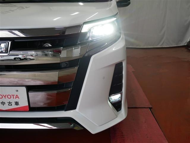 ノア Ｓｉ　ダブルバイビー　４ＷＤ　フルセグ　メモリーナビ　ＤＶＤ再生　後席モニター　バックカメラ　衝突被害軽減システム　ＥＴＣ　両側電動スライド　ＬＥＤヘッドランプ　ウオークスルー　乗車定員８人　３列シート（11枚目）