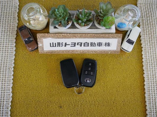 シエンタ ハイブリッドＺ　フルセグ　メモリーナビ　ミュージックプレイヤー接続可　バックカメラ　衝突被害軽減システム　ＥＴＣ　両側電動スライド　ＬＥＤヘッドランプ　ウオークスルー　乗車定員７人　３列シート　記録簿（32枚目）