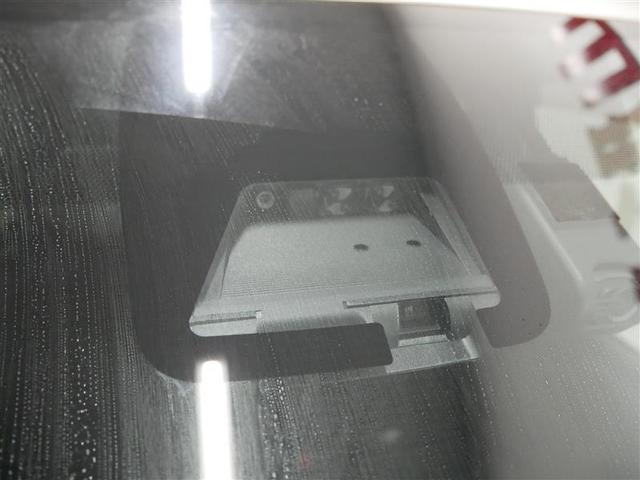 エスクァイア Ｇｉ　プレミアムパッケージ　フルセグ　メモリーナビ　ＤＶＤ再生　後席モニター　バックカメラ　衝突被害軽減システム　ＥＴＣ　ドラレコ　両側電動スライド　ＬＥＤヘッドランプ　ウオークスルー　乗車定員７人　３列シート　ワンオーナー（33枚目）