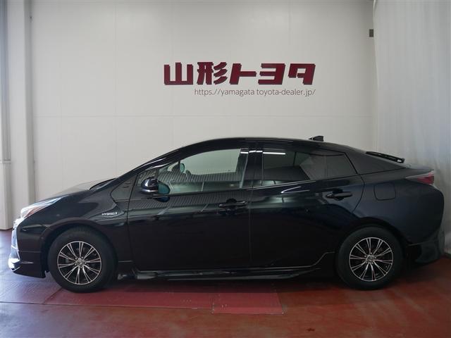 プリウス Ａ　４ＷＤ　フルセグ　メモリーナビ　ＤＶＤ再生　バックカメラ　衝突被害軽減システム　ＥＴＣ　ＬＥＤヘッドランプ　ワンオーナー　フルエアロ（2枚目）