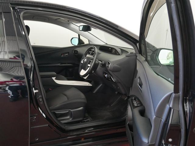 プリウス Ａ　４ＷＤ　フルセグ　メモリーナビ　ＤＶＤ再生　バックカメラ　衝突被害軽減システム　ＥＴＣ　ＬＥＤヘッドランプ　ワンオーナー　フルエアロ（5枚目）