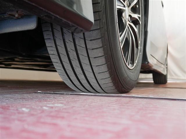 プリウス Ａ　４ＷＤ　フルセグ　メモリーナビ　ＤＶＤ再生　バックカメラ　衝突被害軽減システム　ＥＴＣ　ＬＥＤヘッドランプ　ワンオーナー　フルエアロ（16枚目）