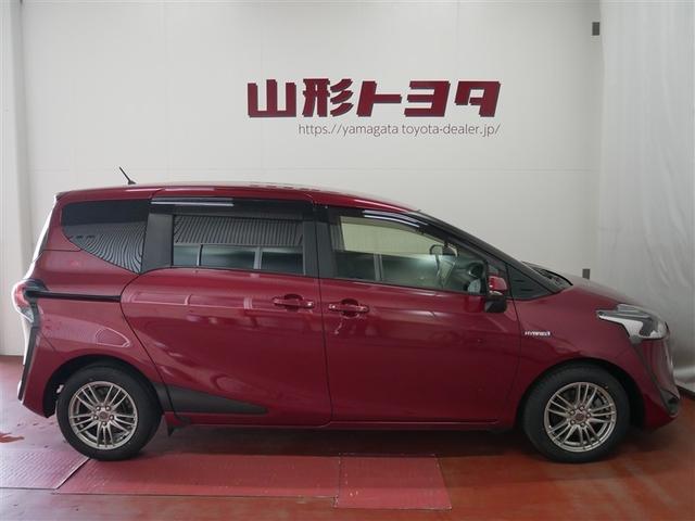 シエンタ ハイブリッドＧ　クエロ　フルセグ　メモリーナビ　ＤＶＤ再生　ミュージックプレイヤー接続可　バックカメラ　衝突被害軽減システム　ＥＴＣ　両側電動スライド　ＬＥＤヘッドランプ　ウオークスルー　乗車定員７人　３列シート（3枚目）