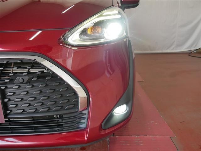 シエンタ ハイブリッドＧ　クエロ　フルセグ　メモリーナビ　ＤＶＤ再生　ミュージックプレイヤー接続可　バックカメラ　衝突被害軽減システム　ＥＴＣ　両側電動スライド　ＬＥＤヘッドランプ　ウオークスルー　乗車定員７人　３列シート（11枚目）