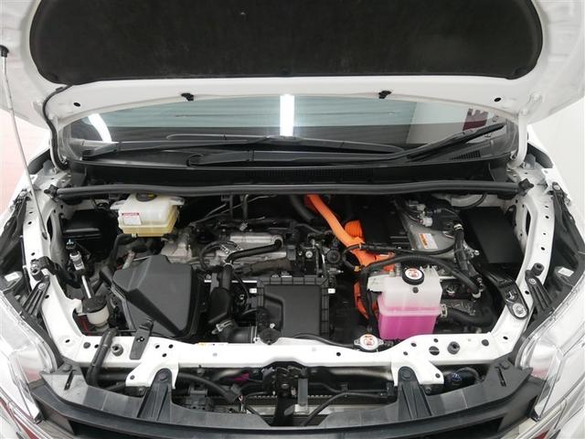 普段はあまり見ないエンジンルーム内も綺麗に仕上げています。見えないところも清潔に保ちたいですよね。