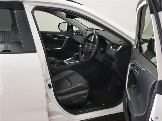 合成皮革で包み込んだ上質なシートです。ラグジュアリーな気分にさせてくれます♪