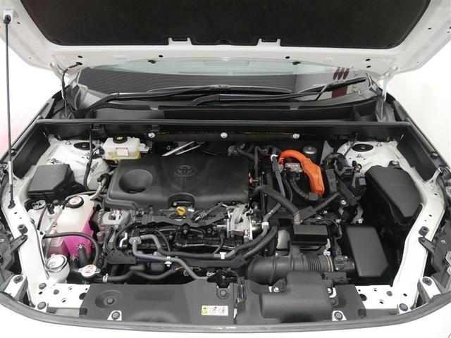 普段はあまり見ないエンジンルーム内も綺麗に仕上げています。見えないところも清潔に保ちたいですよね。