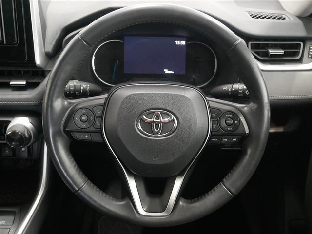 ドライバーに寄り添う快適な操作フィールをもたらすステアリングです。