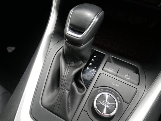 扱いやすいシフトノブです。