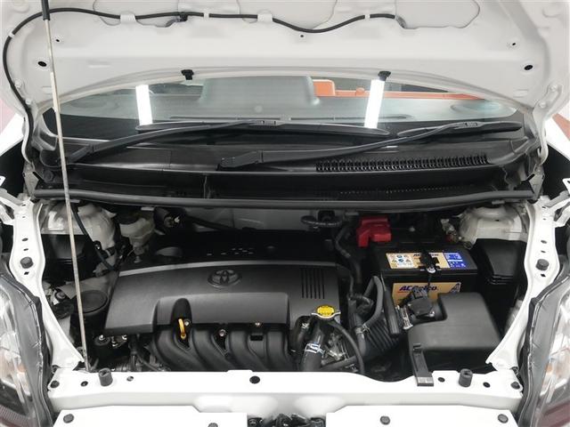 普段はあまり見ないエンジンルーム内も綺麗に仕上げています。見えないところも清潔に保ちたいですよね。