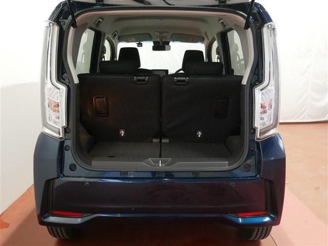 開口部の広いラゲージスペースは、荷物をラクラク積み込めます。