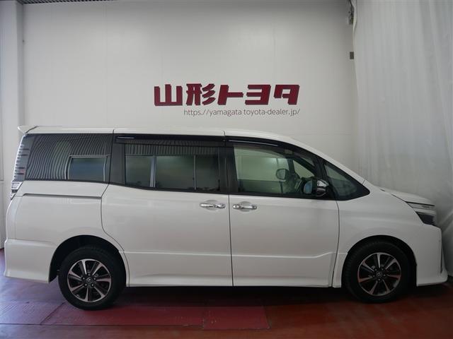 ヴォクシー ZS 煌 4WD フルセグ メモリーナビ DVD再生 後席モニター バックカメラ 衝突被害軽減システム ETC 両側電動スライド LEDヘッドランプ ウオークスルー 乗車定員8人 3列シート(3枚目)